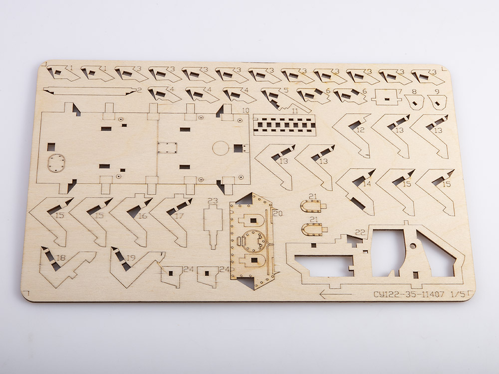 11407BAUMI Сборная модель СУ-122 Baumi