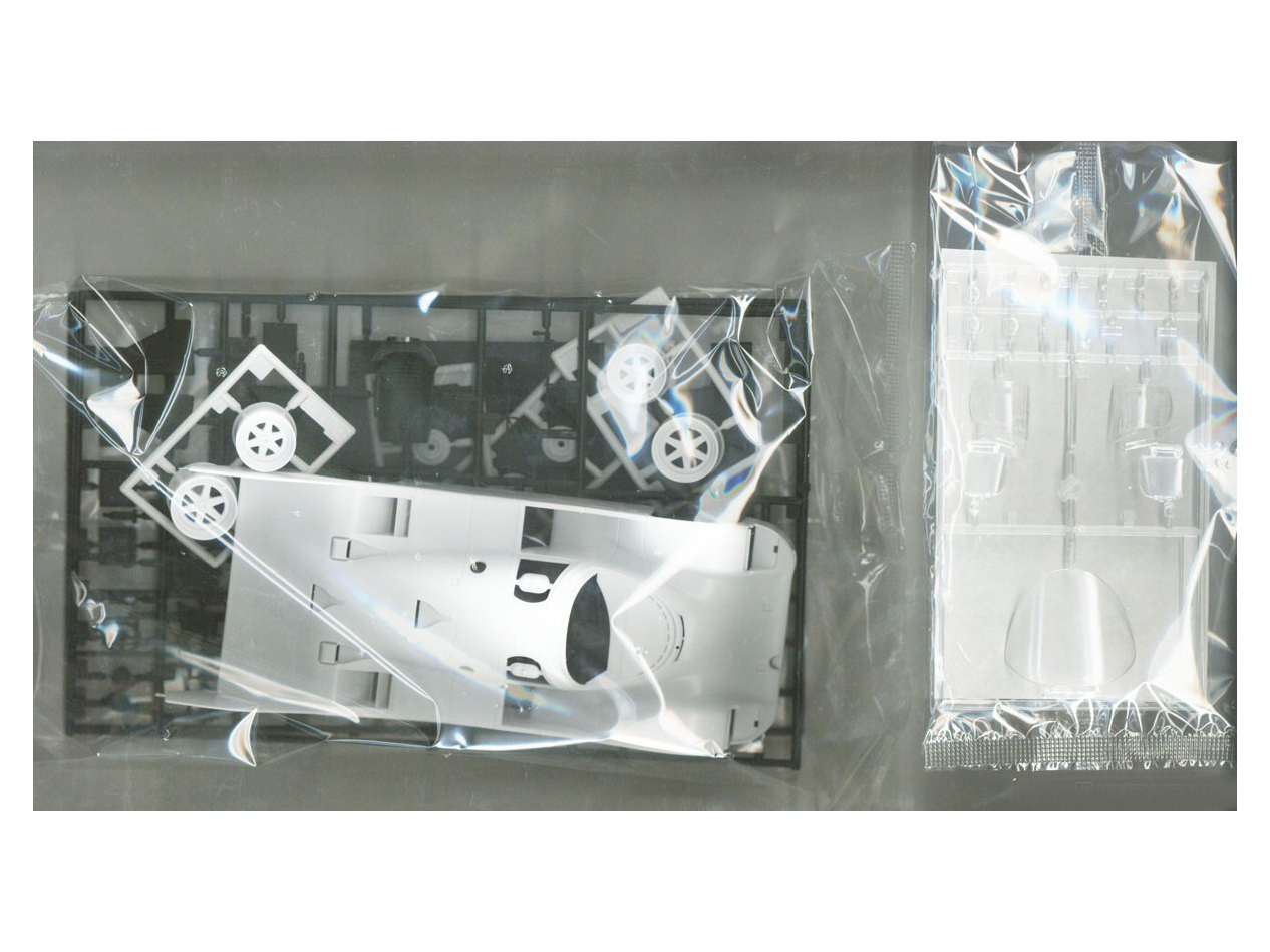 20572-Автомобиль FROM A PORSCHE 962C 1987 Hasegawa