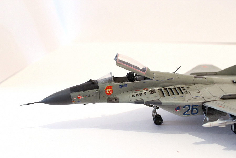 7208ПН Советский многоцелевой истребитель-бомбардировщик МиГ-29 Звезда