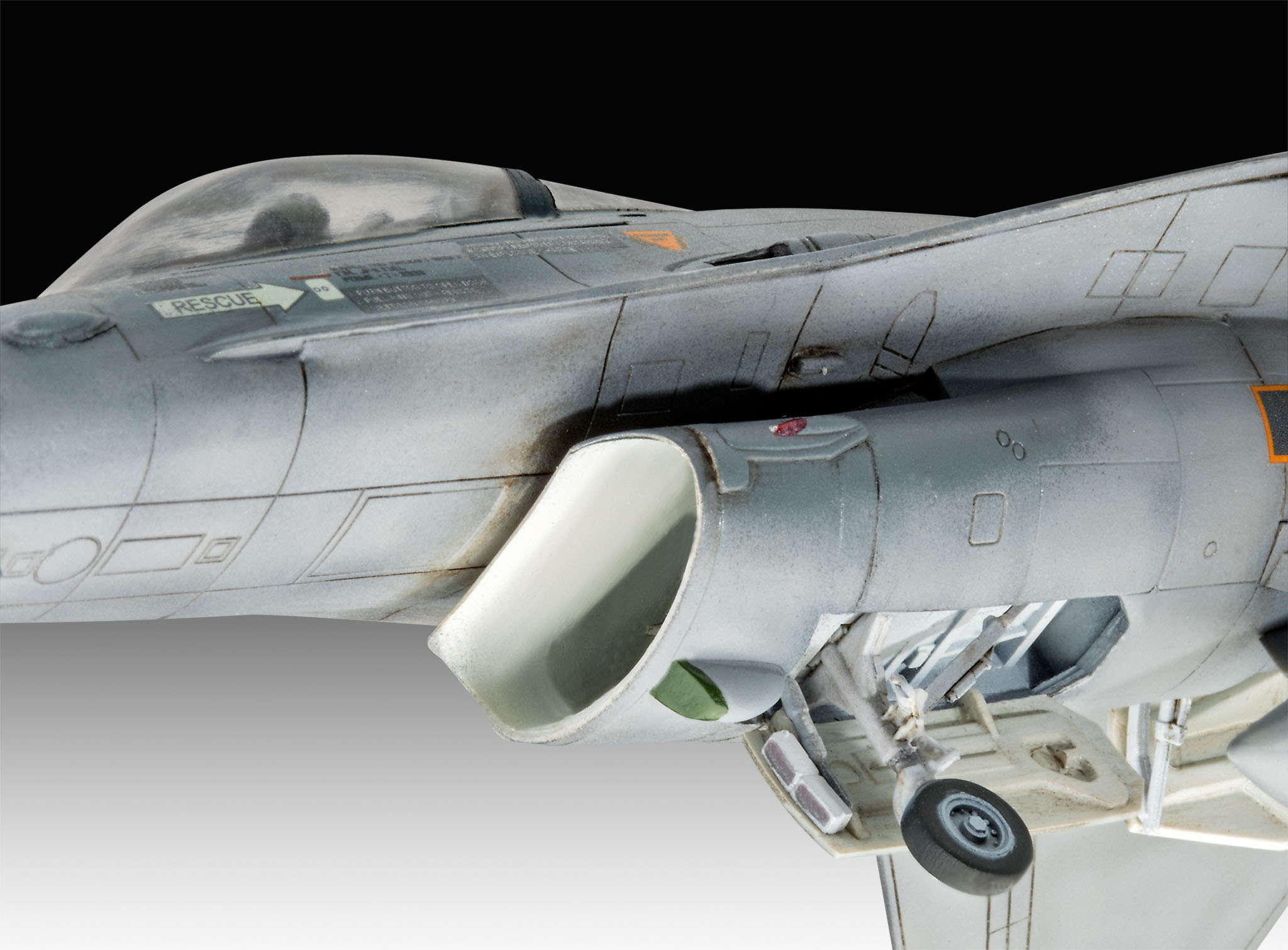 03860RE Многофункциональный истребитель F-16 Mlu 31 Sqn. «Клейне-Брогель» Revell