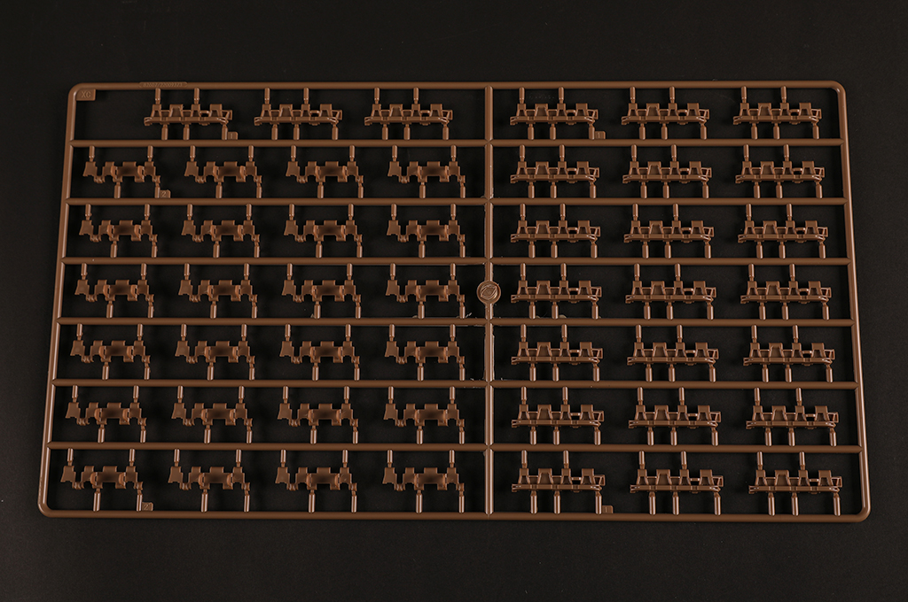 82607HB Сборная модель Танк Pz.Kpfw. VI Tiger 1- Early Hobby Boss