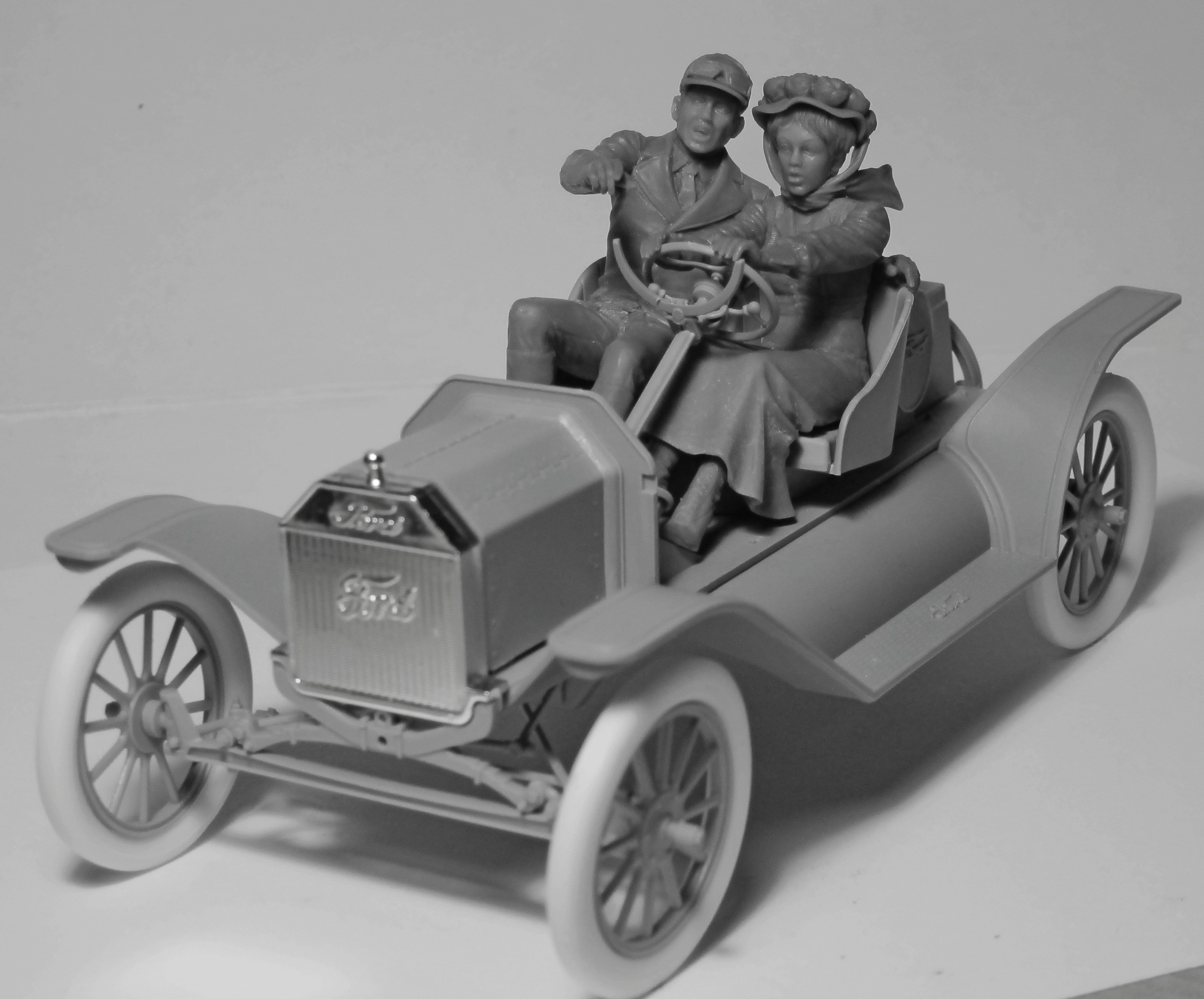 24026 Model T 1913 Speedster с американскими автоспортсменами ICM