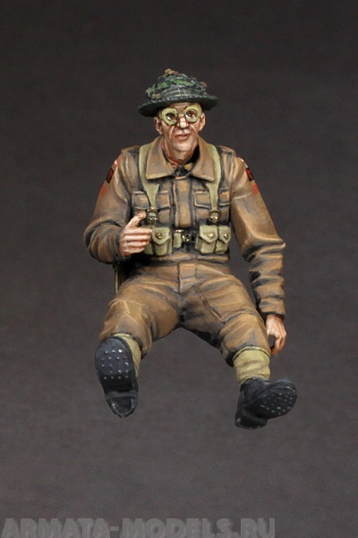 35146SOGA British driver for Universal Carrier. SOGA Miniatures