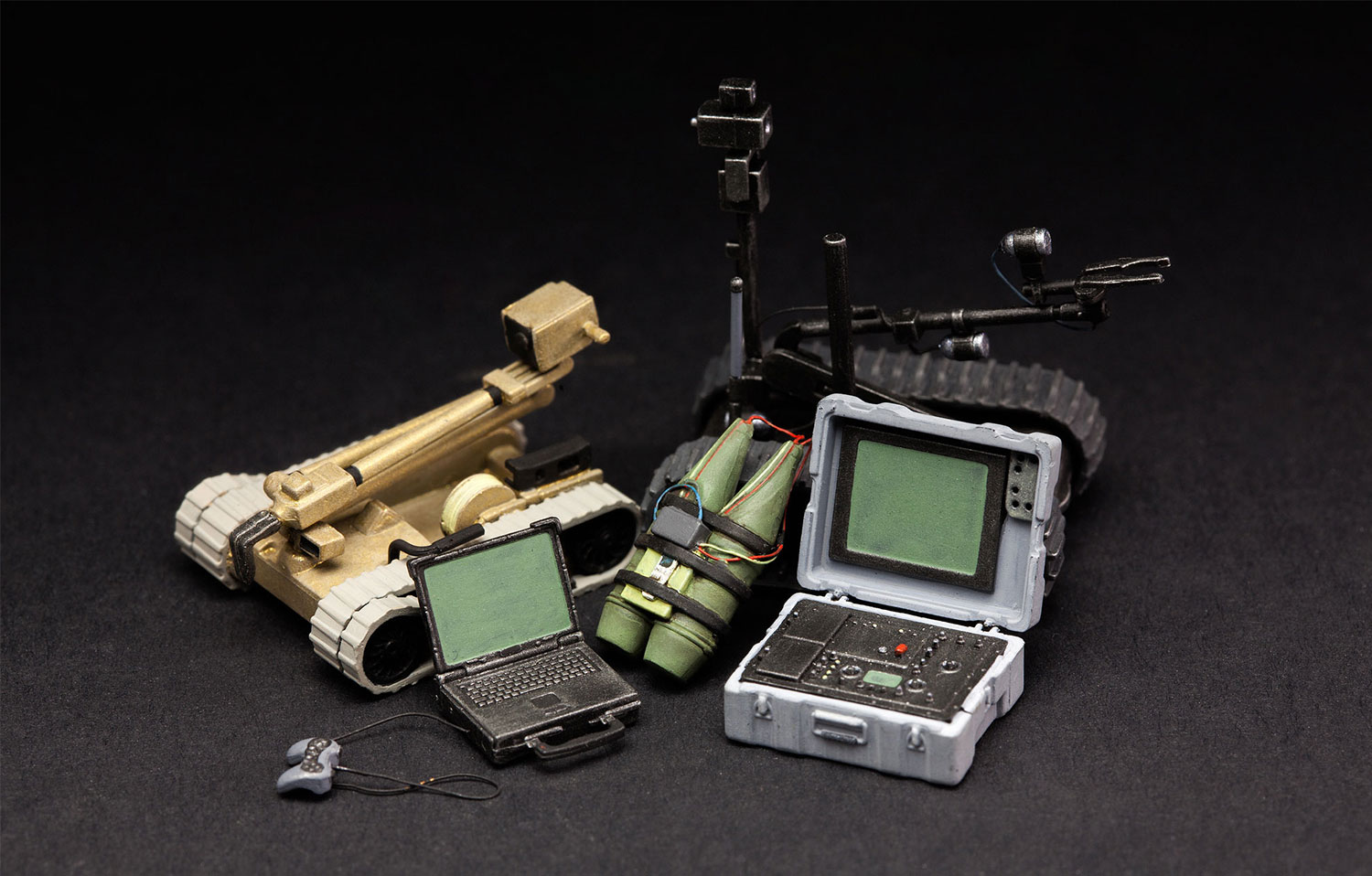 HS-003   U.S. EXPLOSIVE ORDNANCE DISPOSAL SPECIALISTS & ROBOTS 1/35 Meng