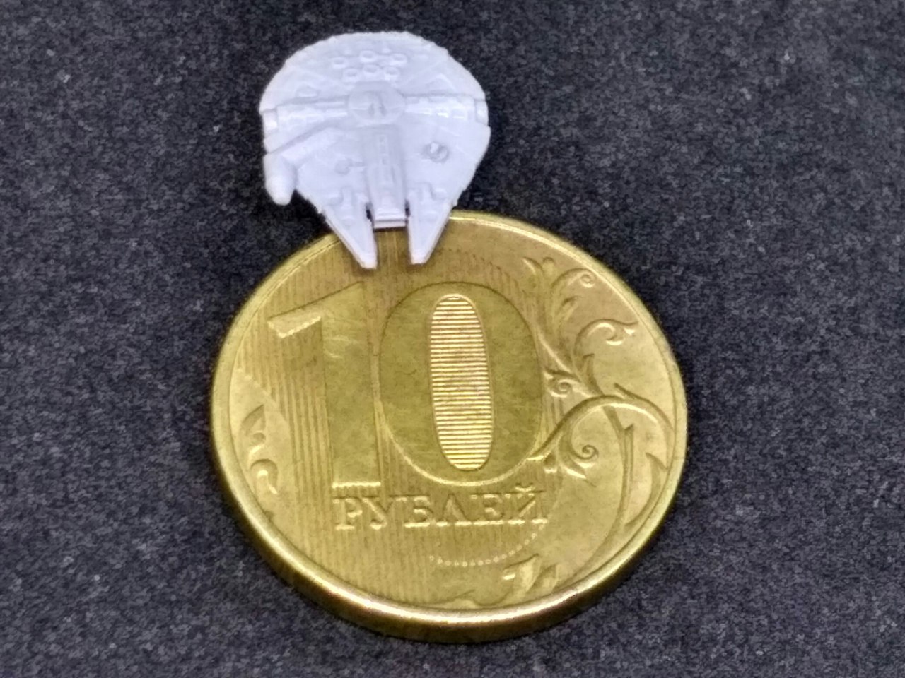 AM2704 Millenium Falcon Тысячелетний сокол Arma Models