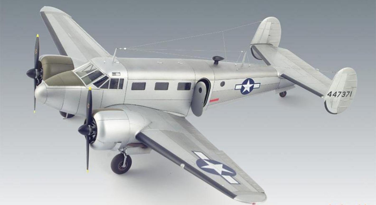 48181 C-45F/UC-45F, пассажирский самолёт ВВС США II МВ ICM