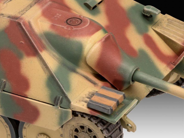03272 Истребитель танков Jagdpanzer 38 t Revell