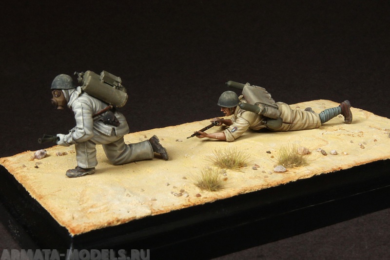35172SOGA Flamethrower team Italian Guastatori in North Africa. SOGA Miniatures